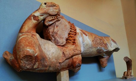 delphi-8th cen lion mauling gentle beast